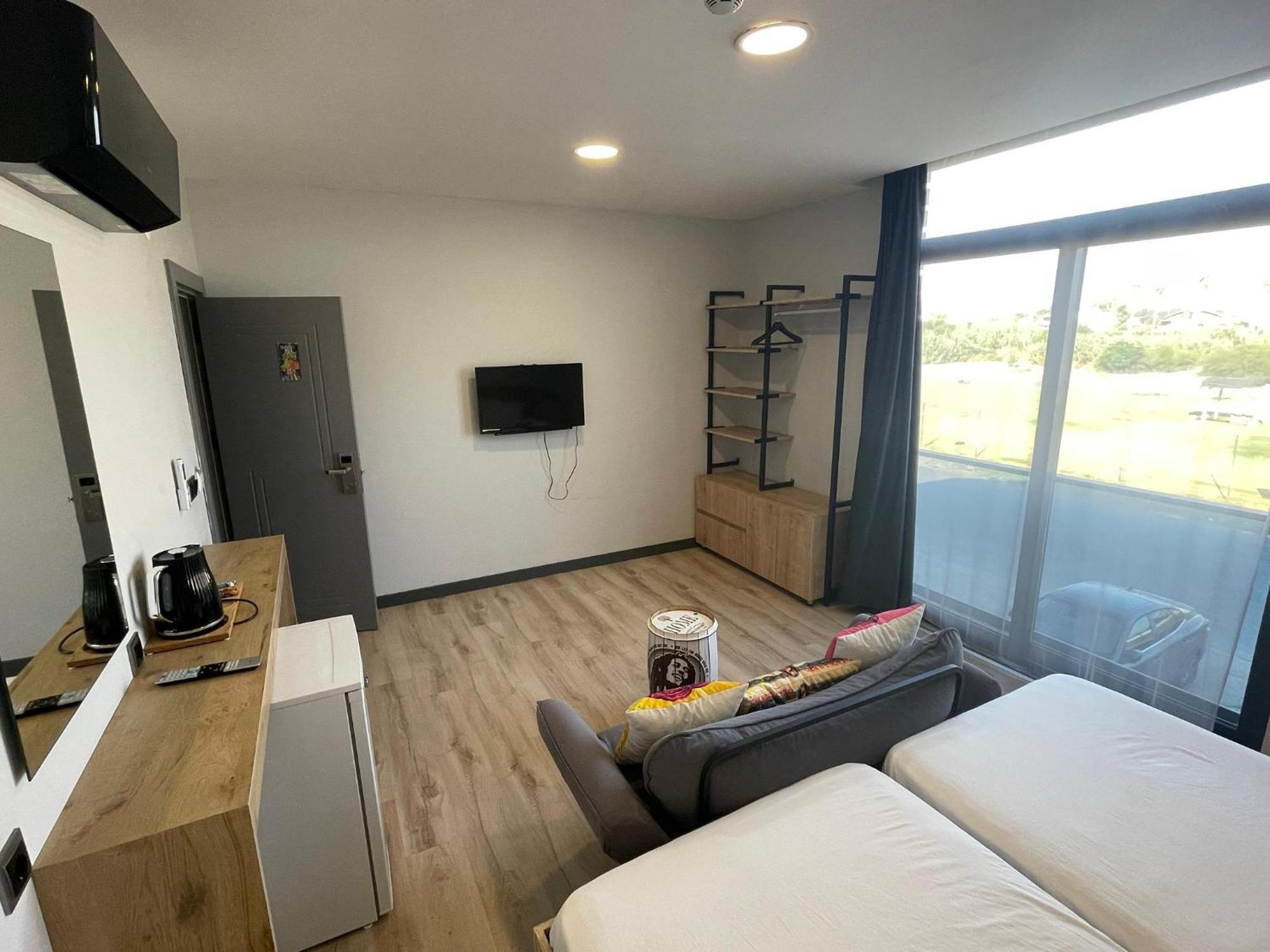 Oldskool Villas Close To Lara Beach أنطاليا الغرفة الصورة